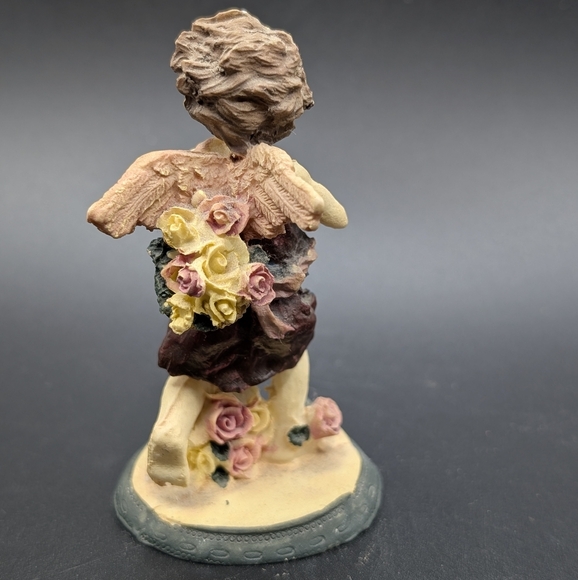 Flower cherub figurine - Picture 2 of 5